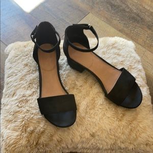 Mattie heels sandals 👡✅ SOLD